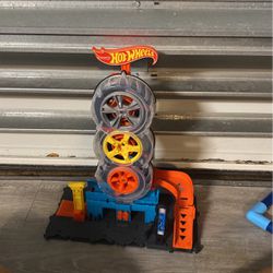 Hot Wheels Toy And Play Race Car Track