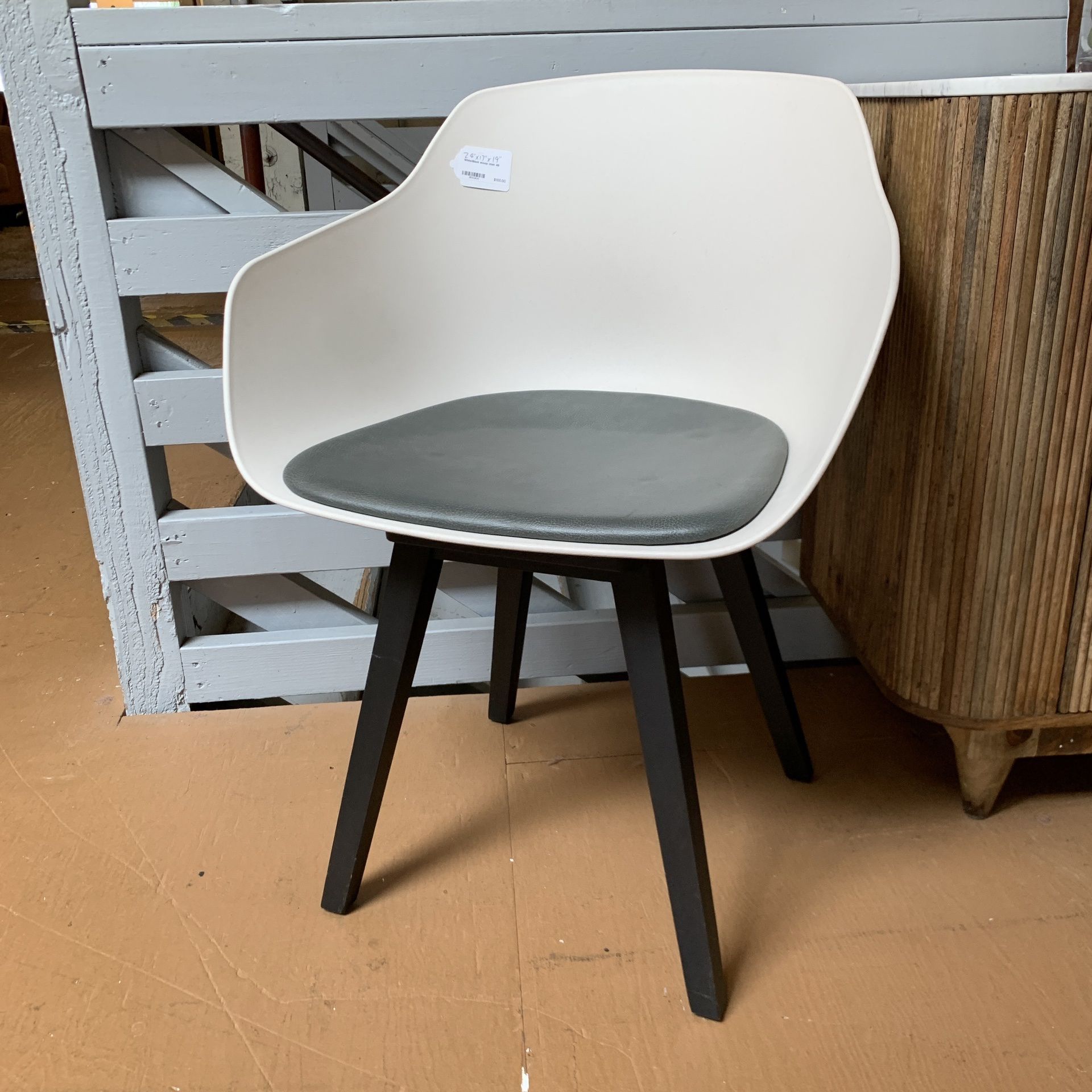 White/Black Scoop Chair