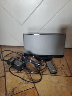Bose SoundDock Speaker with Remote and Power Adapter