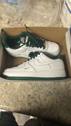 Women Size 7 Brand New Nike
