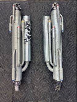 Fox 3.0 18 inch 8 tube bypass