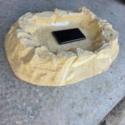 Fiberglass bird bath