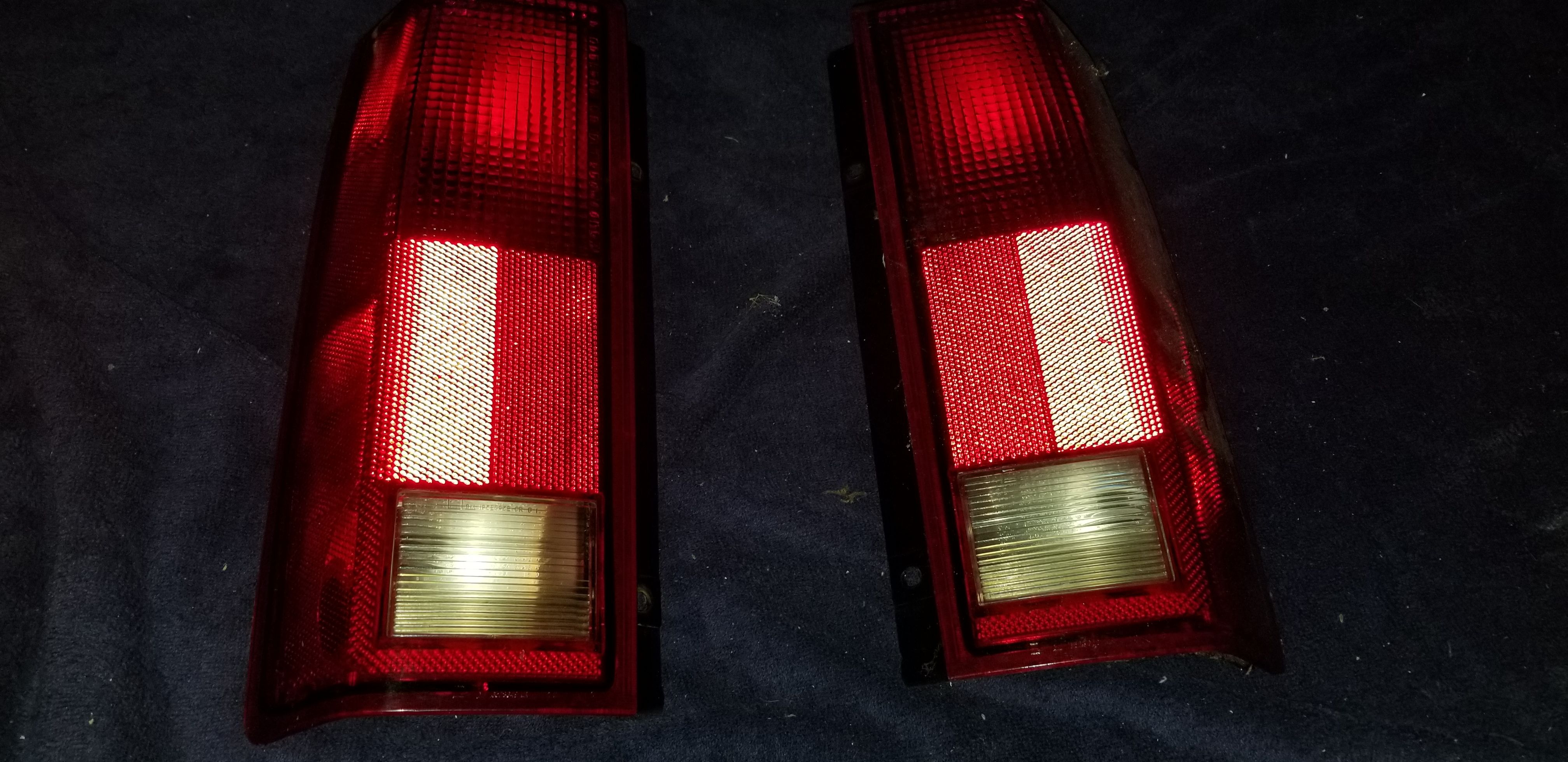 Chevy astro 1999 tail lights
