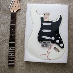 Squier - Olympic White - brand New 