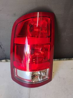 2007 2008 2009 2010 2011 2012 2013 GMC SIERRA 1500 / 2500 / 3500 left driver side taiilight