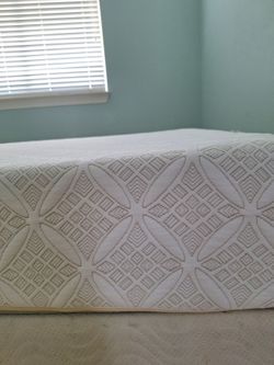 Serta memory foam queen mattress
