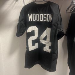 Charles Woodson Signed Jersey 