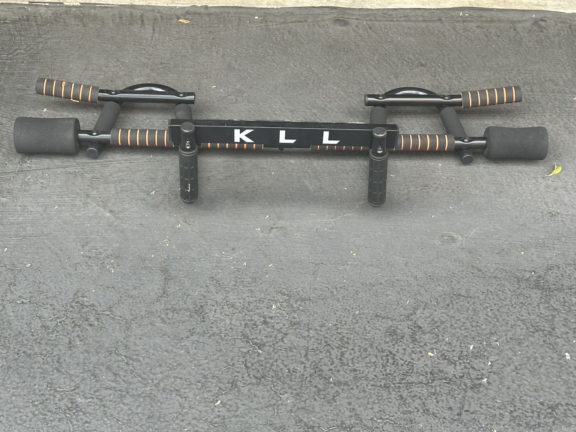 Pull Up Door Bar