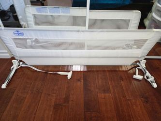 Regalo toddler bed rail guard 53 inches long