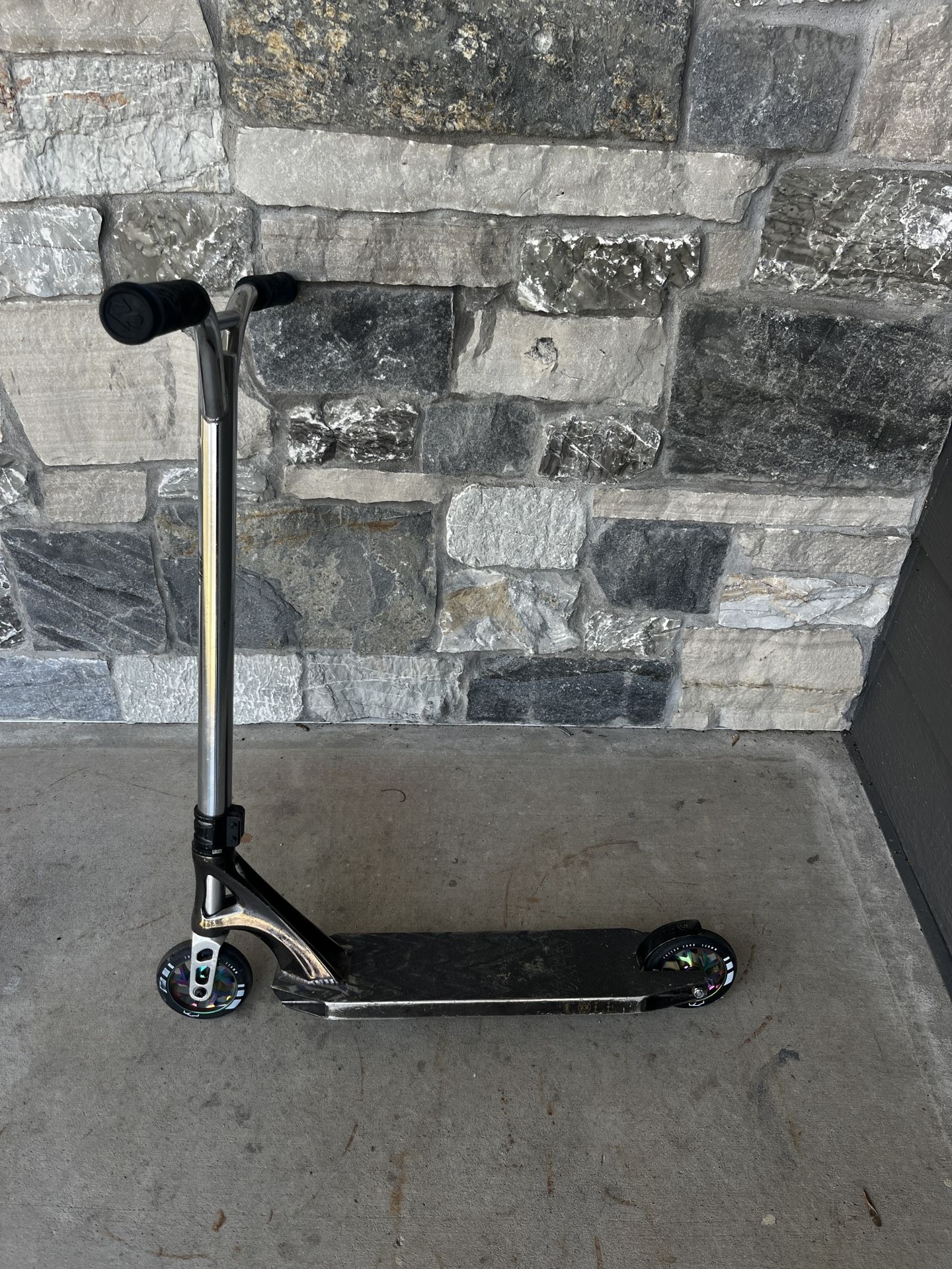 Lucky Trick Scooter with Cole Trick Deck and Fuzion Z300 Wheels