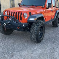 2018 Jeep Wrangler 130k Miles (CLEAN TITLE )