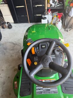 John Deere Riding Lawn Mower Tractor