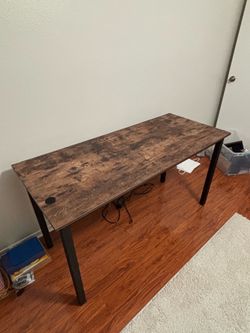 Table / Desk