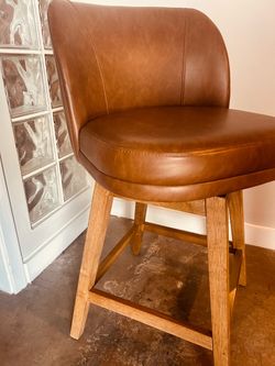 Title: Set of 4 Like-New Brown Counter/Bar Stools – $275