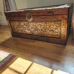 Trunk  custom Carving wood