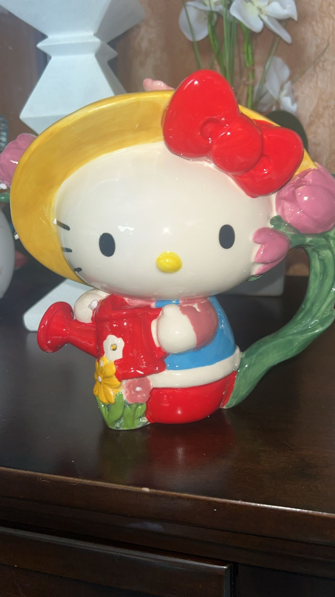 Hello Kitty Farmer Tea Pot