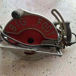 Big Foot 10-1/4 Inch Worm Drive Beam Saw  