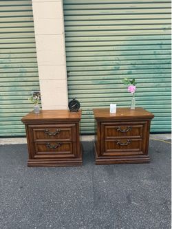 WOOD NIGHT STANDS 2 PIECES