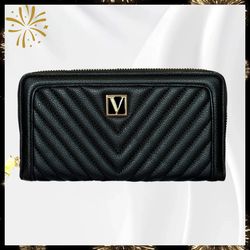 🆕 Victoria’s Secret Black Quilted Zip Wallet Clutch