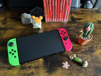 Nintendo Switch OLED *Description*