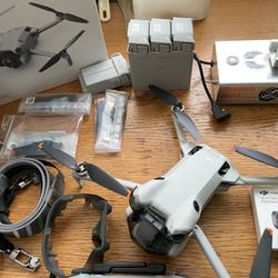 DJI Mini 4 pro Fly More Combo Drone with RC2...