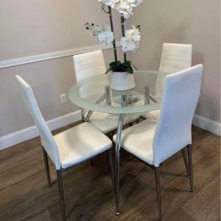 Juego de Comedor de Varios Colores / Dining Set in Various Colors (FAST DELIVERY)