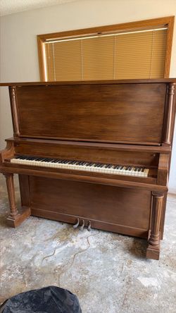 Antique piano (free)