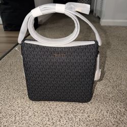 Michael Kors Jet Set Bag