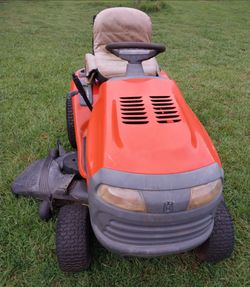 Husqvarna YTH 2148 Riding Mower Located In Southmont North Carolina