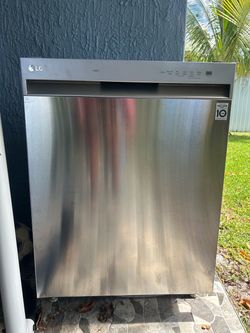 LG 24" Stainless Steel Dishwasher –  (Only 8 Months Old!)