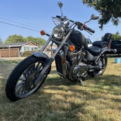 1986 Suzuki Intruder VS700