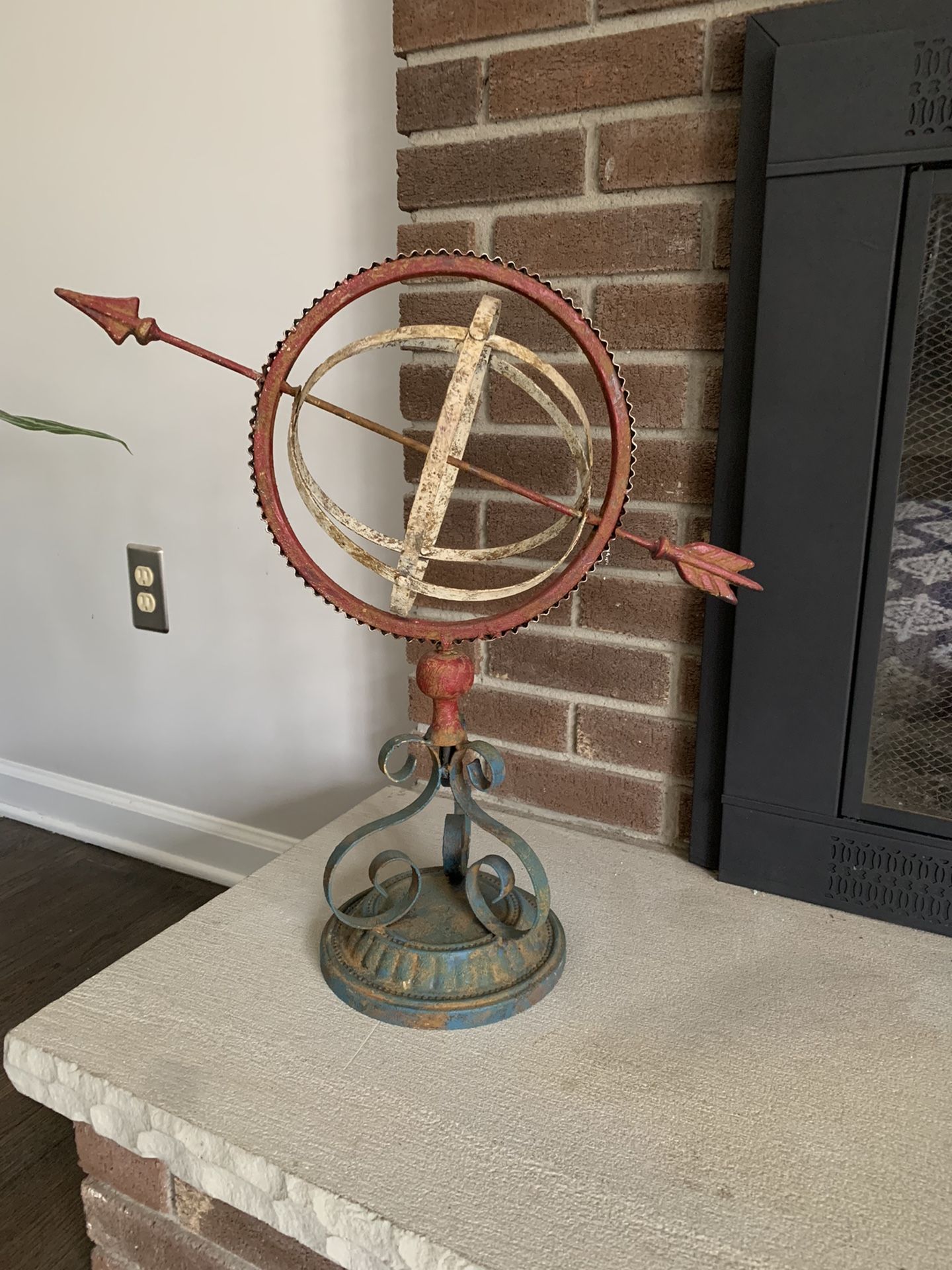 Decorative Metal Decor (sun dial decor)