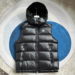 Moncler M