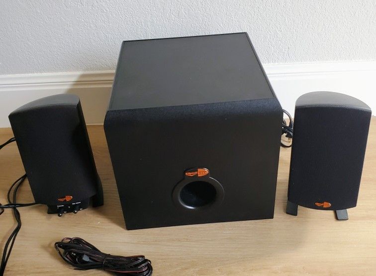 Klipsch ProMedia 2.1 THX Speaker Powered Subwoofer System. Volume and Bass Control. Audio in /AUX, Bluetooth