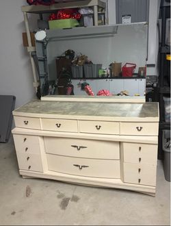Dresser