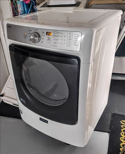 Maytag Maxima Smart Moisture Sensing Steam Front Loader Dryer