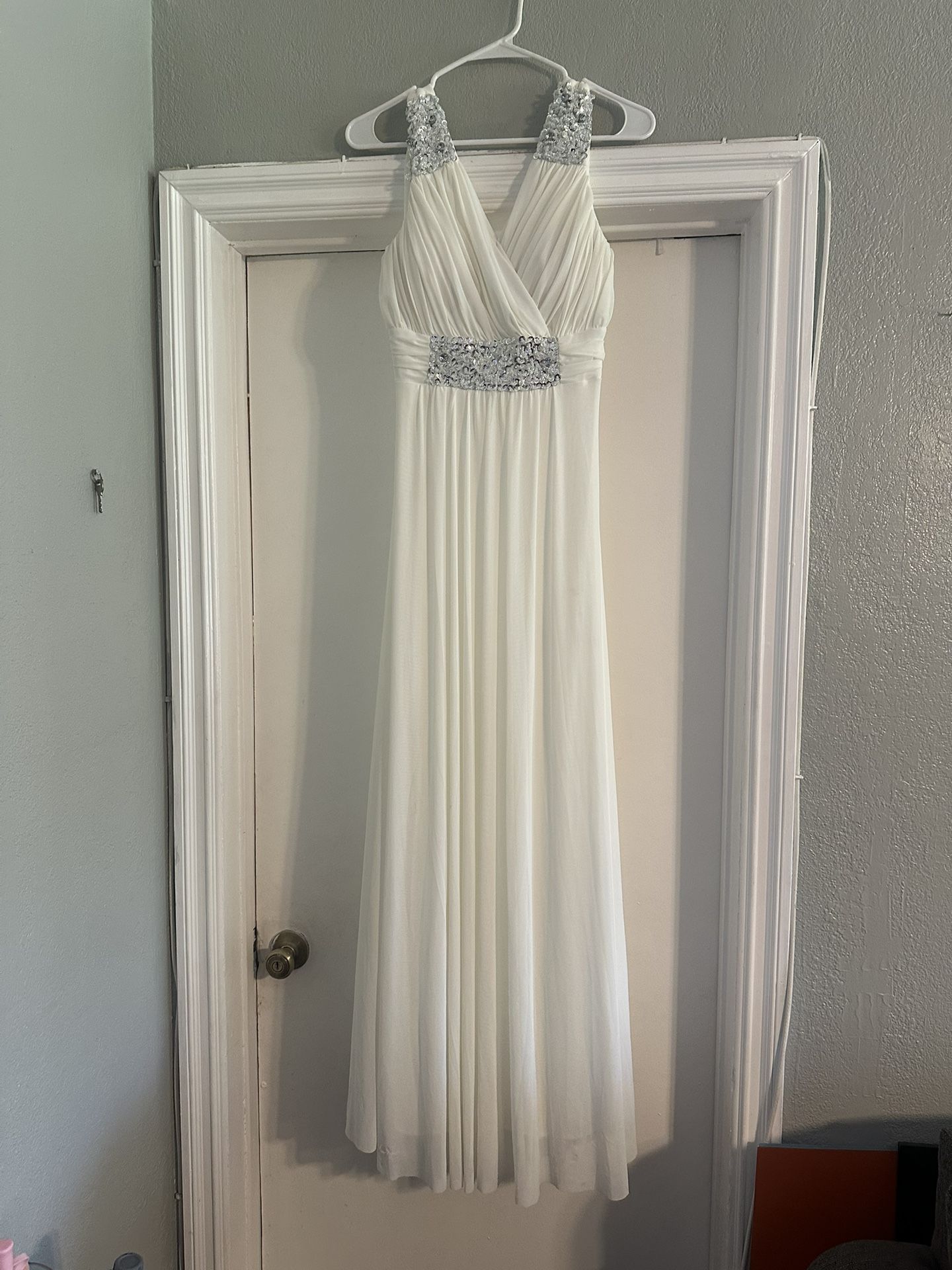 New Ladies Formal White Sequined Dress Size 42 = Fits Like a Size 6