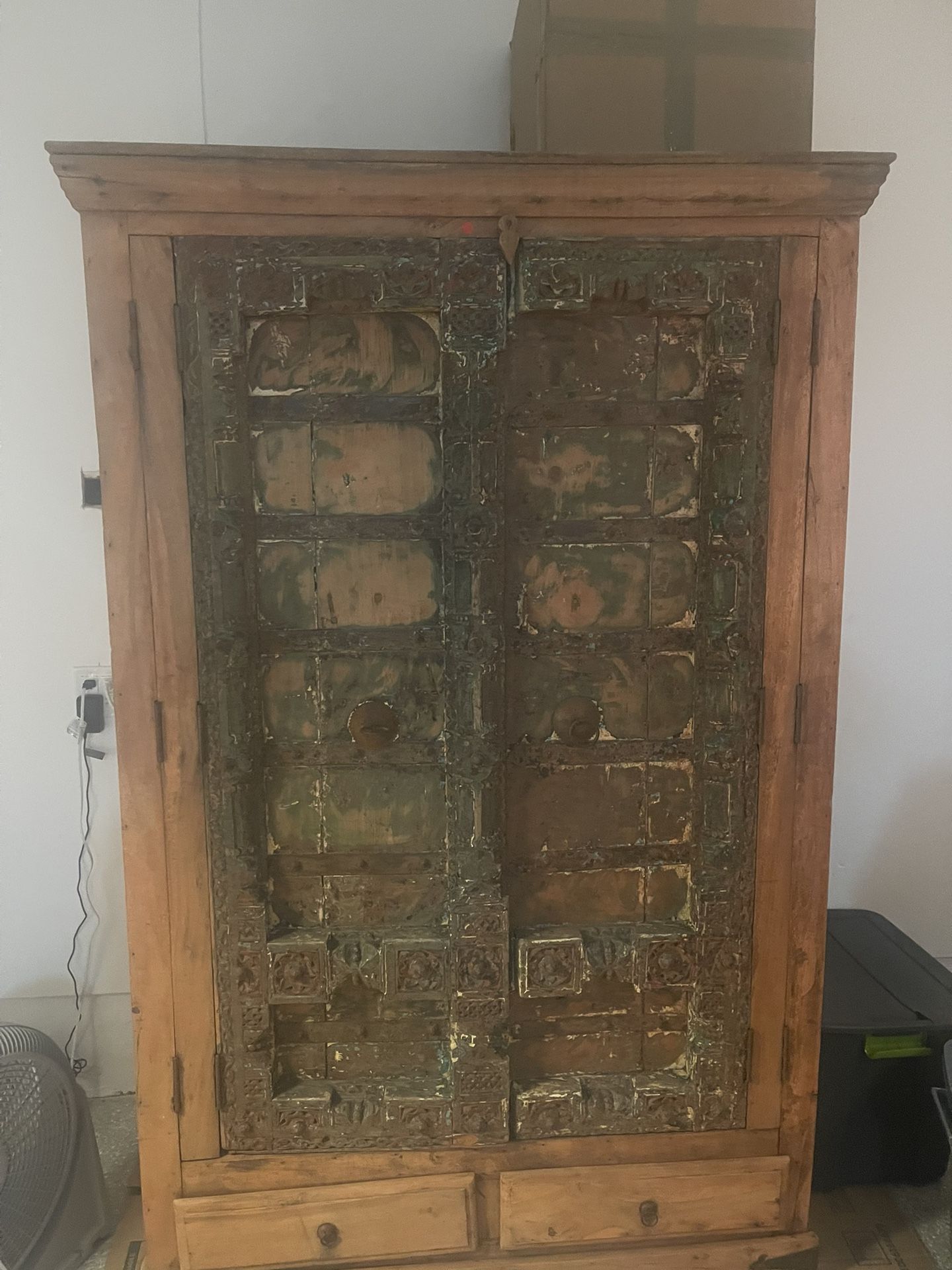 Antique Armiore
