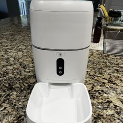 Pet Feeder w/ Camera – App Controlled, Auto Meals