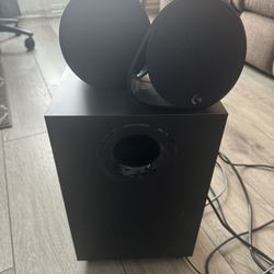 Logitech G560