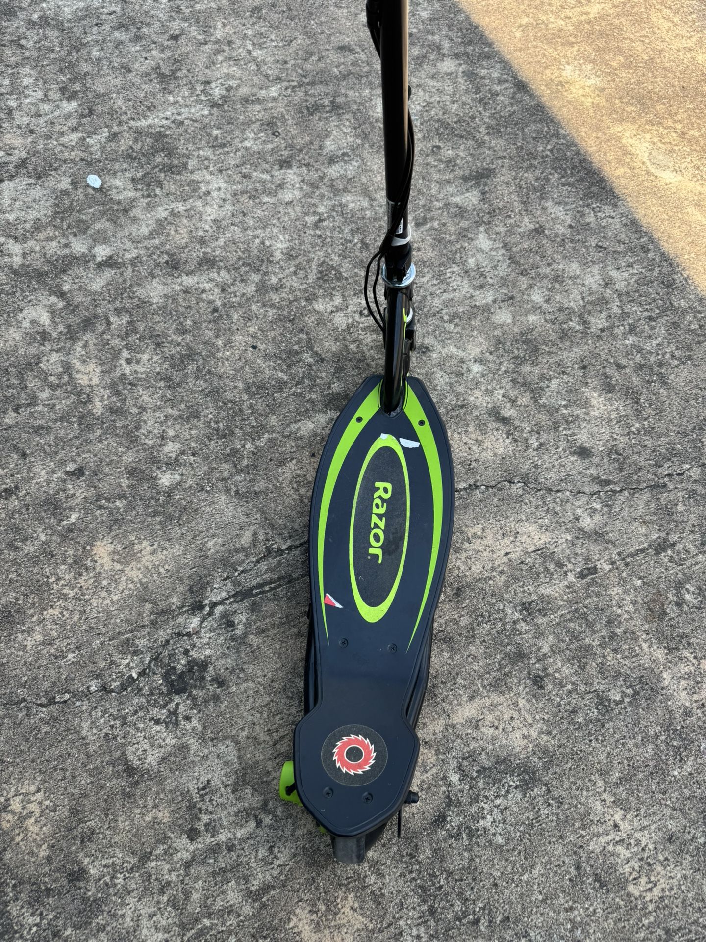 Mongoose Folding Scooter – Lightweight Aluminum Frame