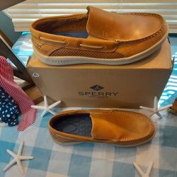 NEW SPERRY LEATHER SHOES SIZE 10 NICE FOR SUMMER  OR FATHER DAY GIFT 