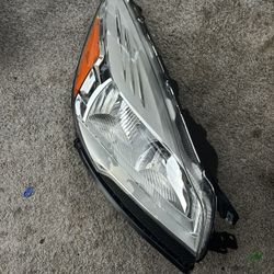 Right Headlights Ford Escape 2013-2016