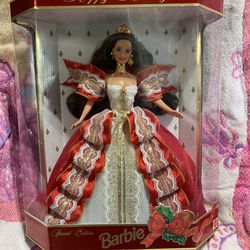 Barbie 1997 Special Edition Happy Holidays Barbie