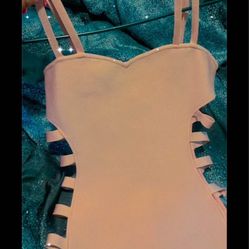 Beautiful, soft, pink body con dressed