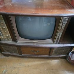 Old DuMont TV/Radio Console