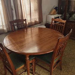 Kitchen Table Solid Wood 4 Chairs 2drop Leaves Make Offer