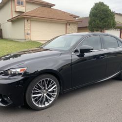 2017 LEXUS IS200 T