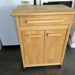 Kitchen cabinet on wheels Pure oak