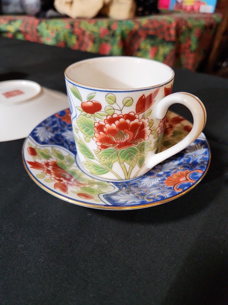 Demitasse/Espresso Cups and Saucers 